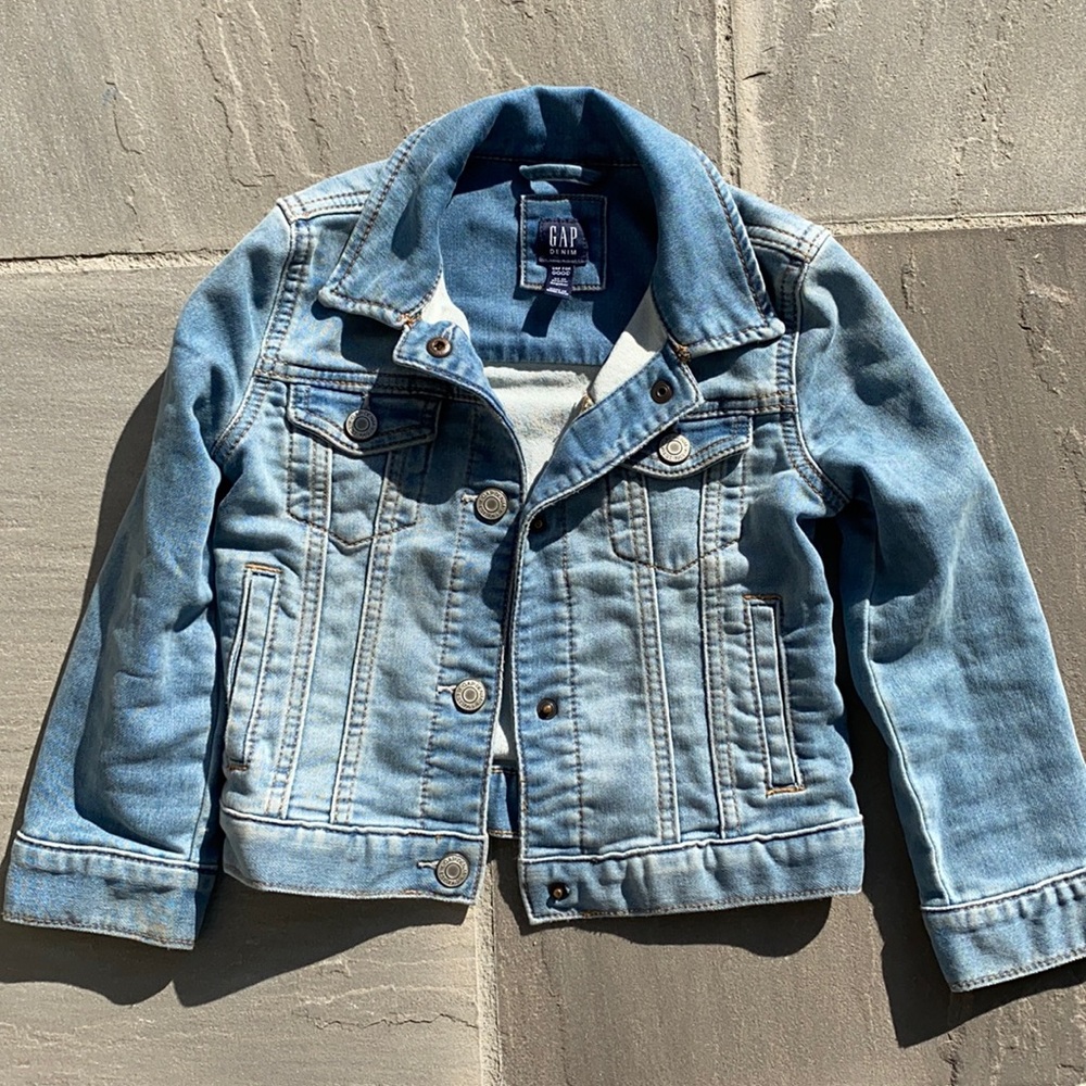 Gap kids denim jacket in xs